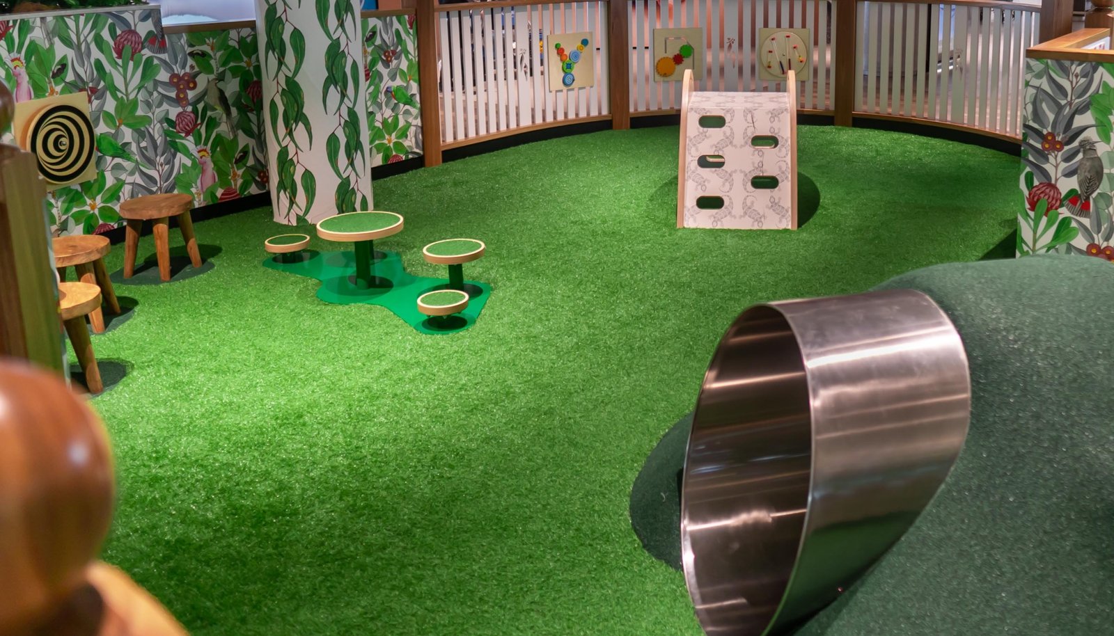 The_Backyard_Indooroopilly_Shopping_Centre_SAV_-_Play_On--.jpg