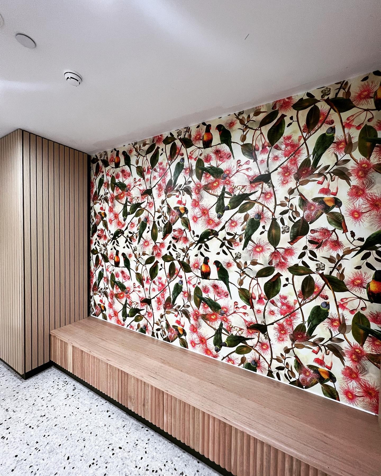 Thistle_Wallpaper___Brunswick_Foyer___Beaks_and_Blooms_Sunrise_SAV__.jpeg