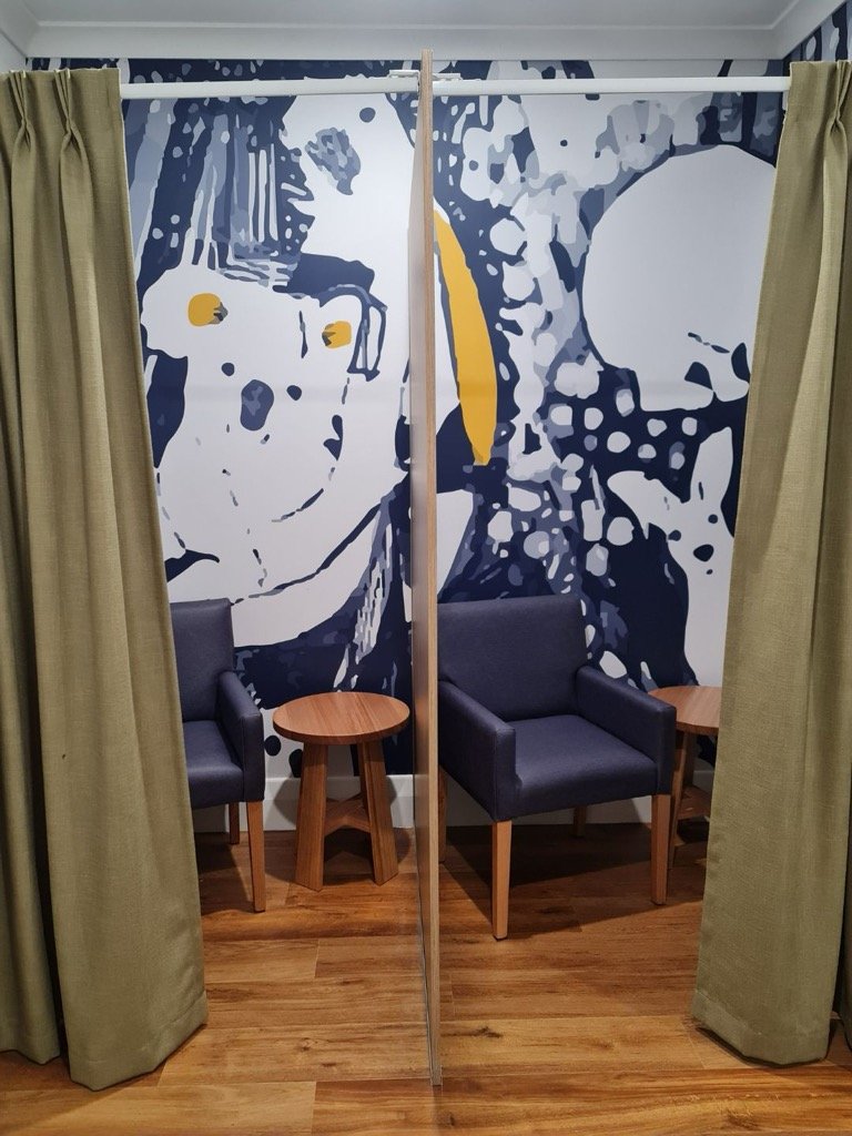 Wadonga_Plaza_Wallpaper_Parents_Room_1.jpg